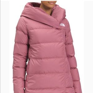 North face puffer jacket. Like new. Worn 2xs